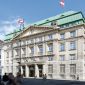 <b><u>PARK HYATT VIENNA – GOLDENES QUARTIER</b></u><br><br>

<table>
    <tr>
        <td>
            <b>
Art des Bauwerks:	
            </b>
        </td>
        <td>
Hotel- und Geschäftsgebäude, denkmalgeschützt
        </td>
    </tr>
    <tr>
        <td>
            <b>
Bauzeit:			
            </b>
        </td>
        <td>
2011 bis 2014
        </td>
    </tr>
    <tr>
        <td>
            <b>
BGF oberirdisch:	
            </b>
        </td>
        <td>
ca. 26.200 m²
        </td>
    </tr>
    <tr>
        <td>
            <b>
Zertifizierung:
            </b>
        </td>
        <td>
BREEAM
        </td>
    </tr>
    <tr>
        <td>
            <b>
Planungsmethode:
            </b>
        </td>
        <td>
Generalplanung
        </td>
    </tr>
</table>
<br>
Das von den Architekten Gotthilf und Neumann geplante, in den Jahren 1913 – 1915 errichtete Bankgebäude Am Hof im 1. Wiener Gemeindebezirk, wurde in ein 5 Sterne Hotel mit Geschäftsflächen der gehobenen Kategorie umgebaut. Das Gebäude steht unter Denkmalschutz, alle Maßnahmen waren mit dem Denkmalamt zu koordinieren, insbesondere die statischen Eingriffe die zur Erreichung der Erdbebensicherheit erforderlich waren. In den Untergeschossen sind neben den BoH Räumen ein SPA Bereich mit einem Swimmingpool im ehemaligen Tresorraum untergebracht, das Hochparterre mit dem Eingangsfoyer und den Kassensaal wurde restauriert, das Foyer durch seitliches Verschieben einer Wand zu einer großzügigen Rezeption erweitert, in der Kassenhalle ist das Restaurant mit einem Showkitchenbereich untergebracht. Die historische Feststiege verbindet das Foyer mit den Prunkräumen im 1. Obergeschoss, welche nach dem verheerenden Brand originalgetreu rekonstruiert wurde und neben dem Festsaal mehrere Konferenzräume umfasst. In den Obergeschossen sind 144 Gästezimmer einschließlich der 35 Suiten und einer Double Suite situiert. An der Straßenfront Bognergasse und Seitzergasse befinden sich die zweigeschossigen Geschäfte.